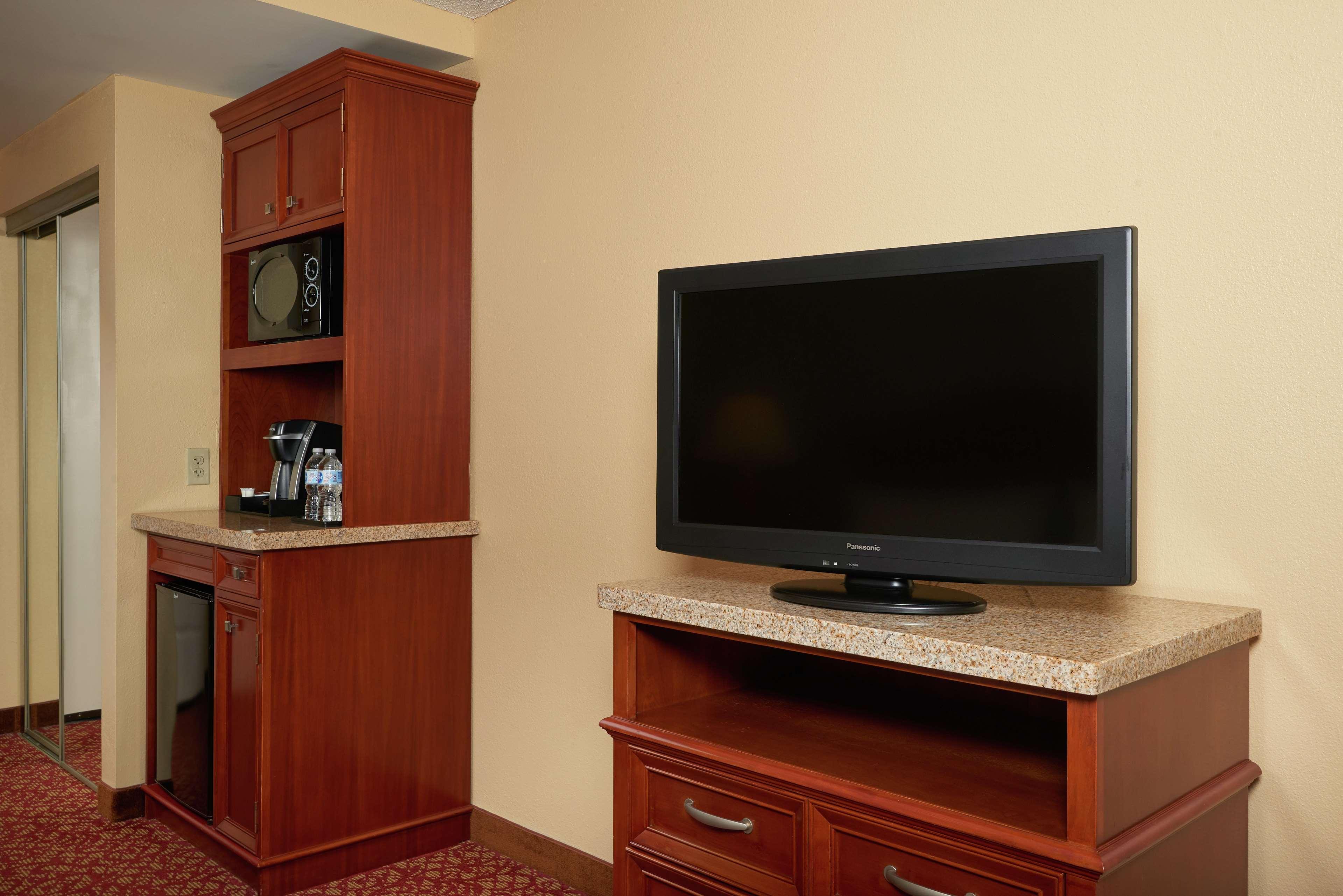 Hilton Garden Inn Newport News Dış mekan fotoğraf