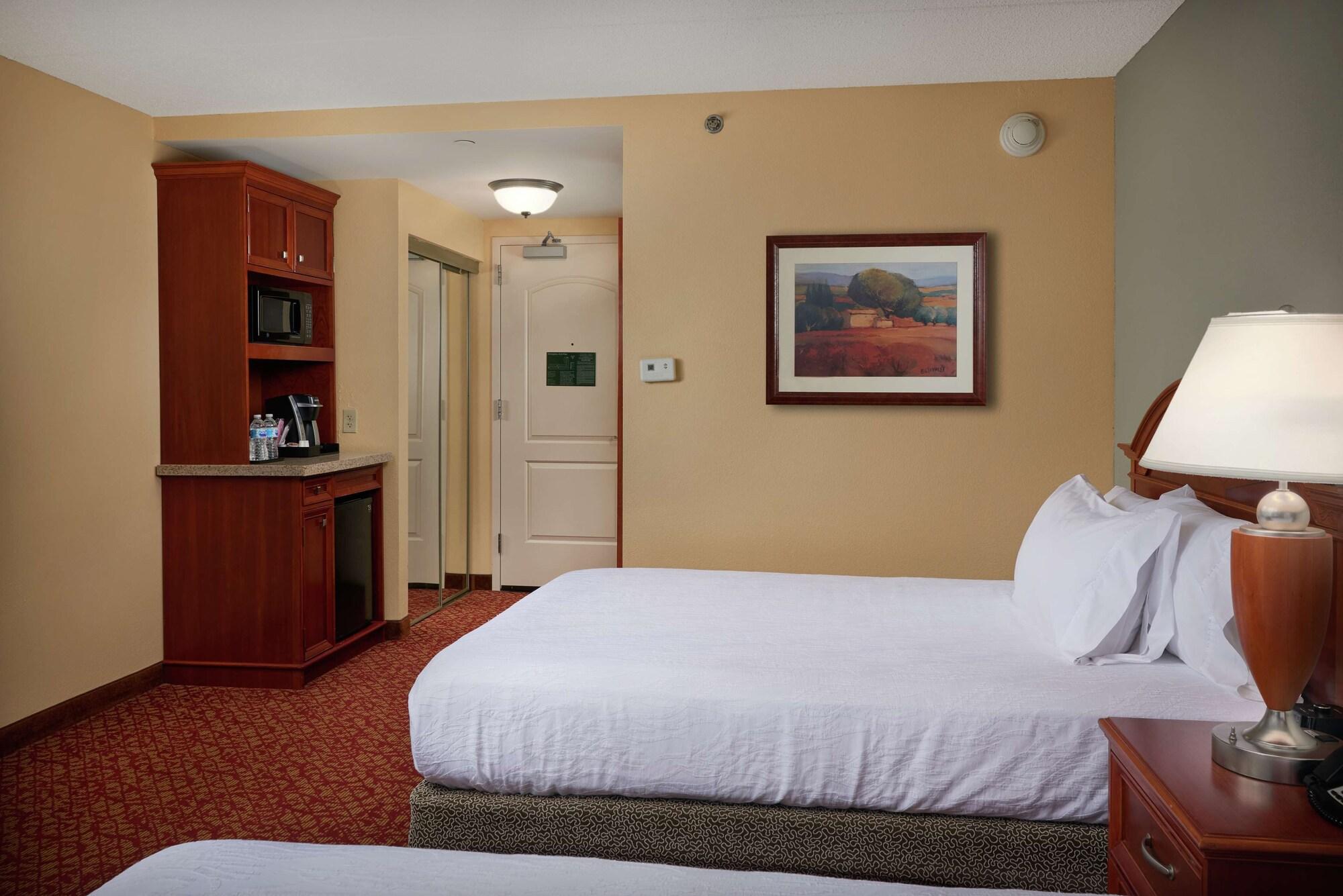 Hilton Garden Inn Newport News Dış mekan fotoğraf